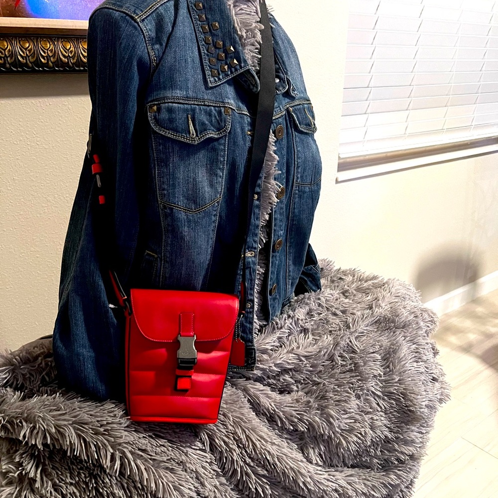 Track Small Flap Crossbody With Quilting Gunmetal/Charcoal